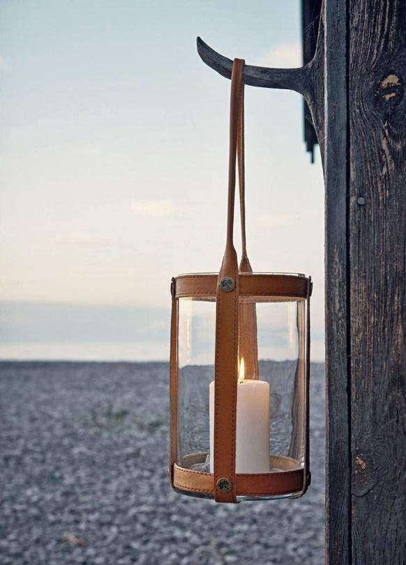 Kerti dekoráció régi bőr övből Kerti dekoráció régi bőr övből