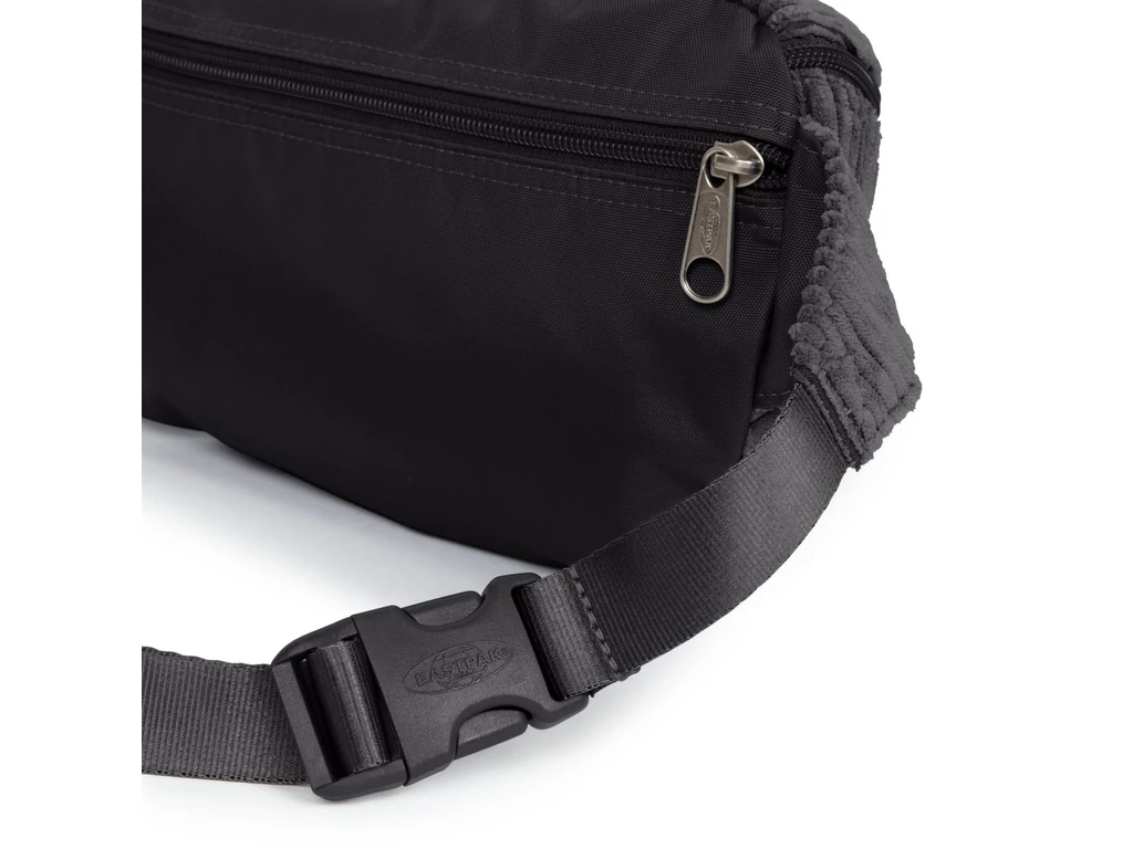 Eastpak springer XL övtáska - Softrib Black