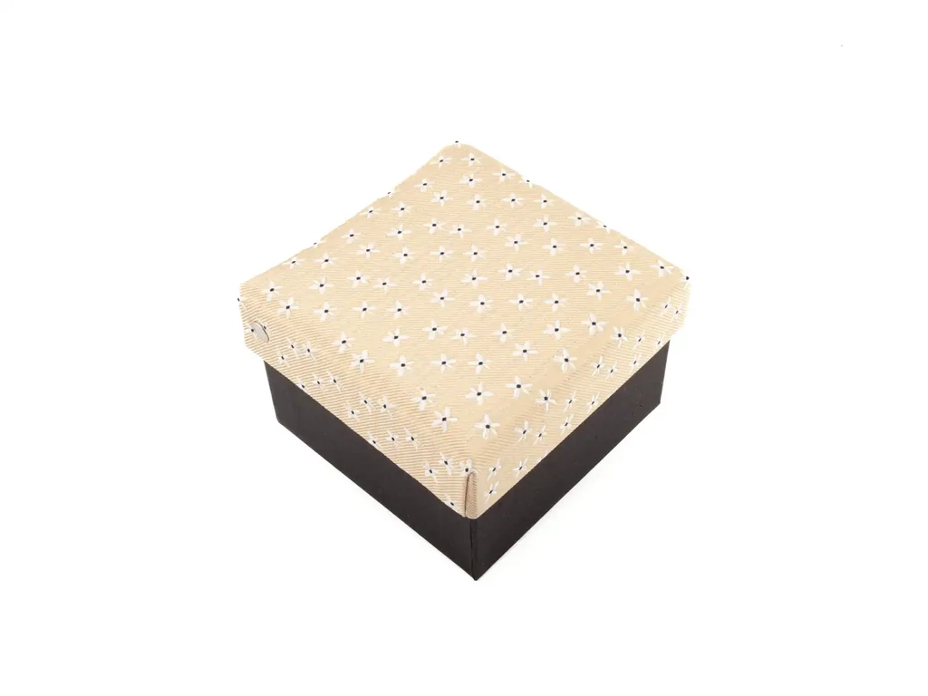 Apró mintás nyakkendő szett - bézs