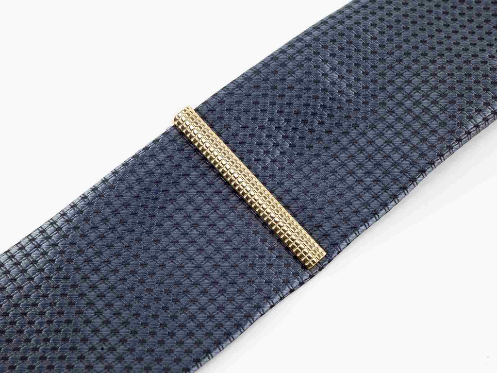 Arany nyakkendőtű | 25