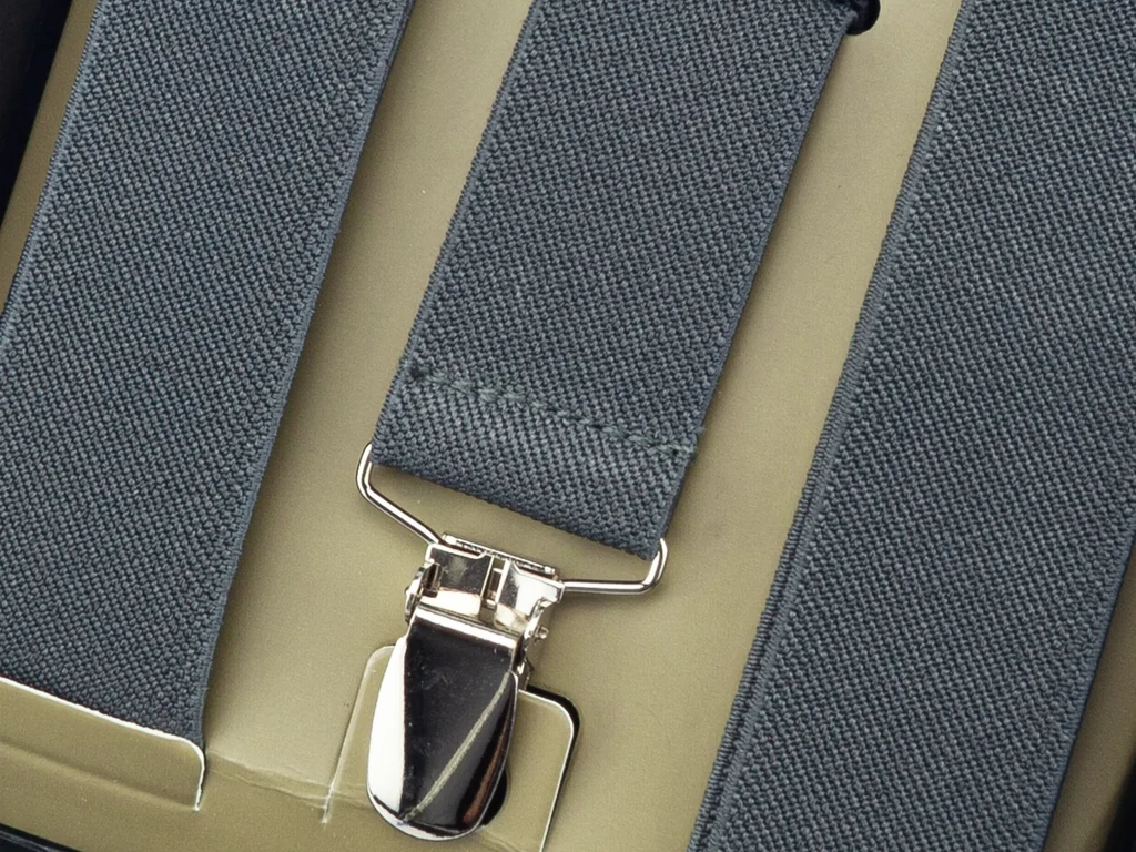 Nadrágtartó díszdobozban - szürke