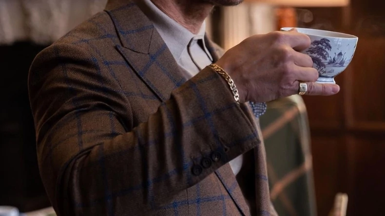 Divatos duó: férfi sportzakó viselése farmerhez